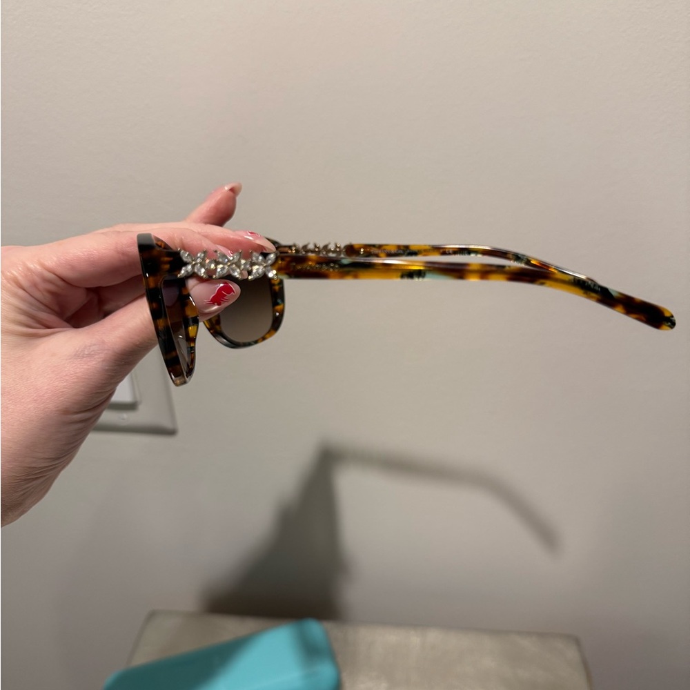 Tiffany Victoria Sunglasses in tortoise TF 4090-B 8114/3B - Picture 9 of 10